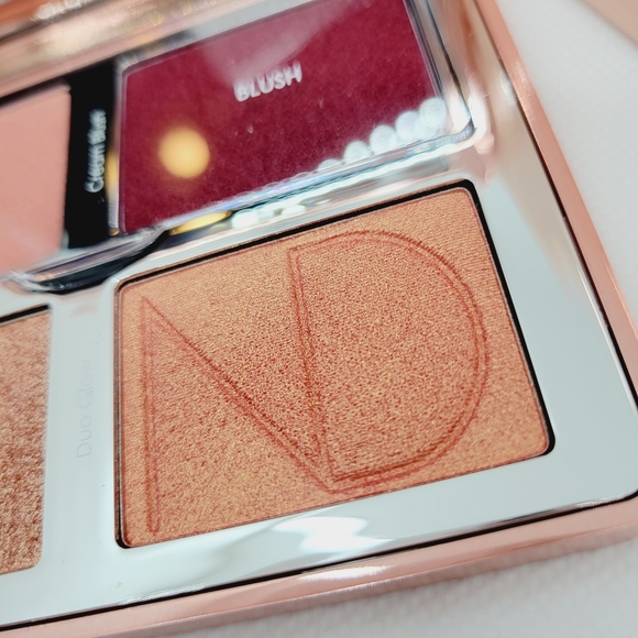 Natasha Denona | Face Glow Palette | Bloom | Brand New in Box - Picture 5 of 9